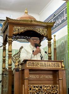 Dari Mimbar Idul Fitri, Sekda Sampaikan Pesan Bupati Untuk Kebersamaan Way Kanan