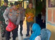 Wujud Kepedulian, Kapolres Way Kanan Sambangi dan Beri Bansos untuk Lansia di Umpu Semenguk