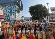 Tampilkan Identitas ‘Ramik Ragom’, Kontingen Way Kanan Memukau di Lampung Tapis Carnaval 2026